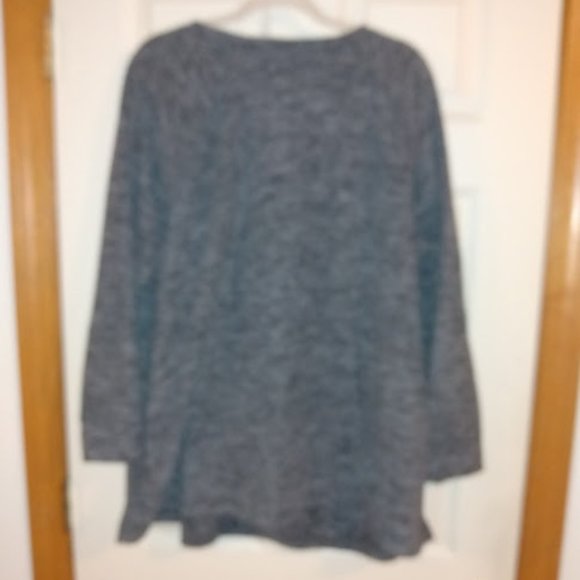 Danskin: Gray pullover Polyester long sleeve top - Picture 2 of 3